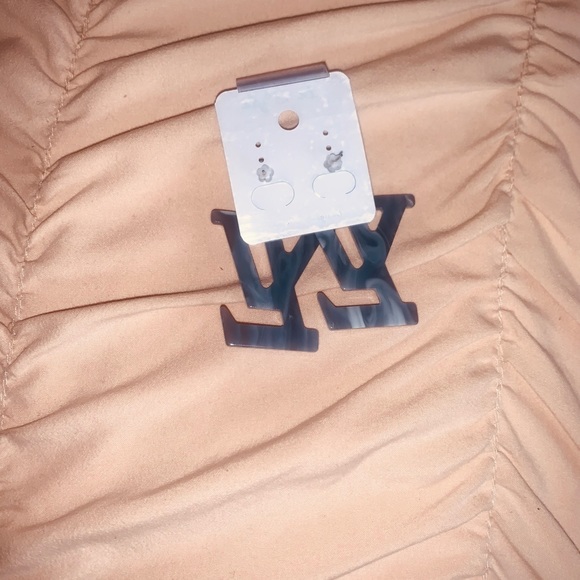 Beautiful earrings. Light blue marble look. - Picture 2 of 2